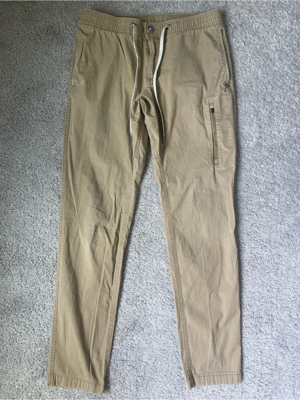 Vuori Men's Khaki Drawstring Chinos
